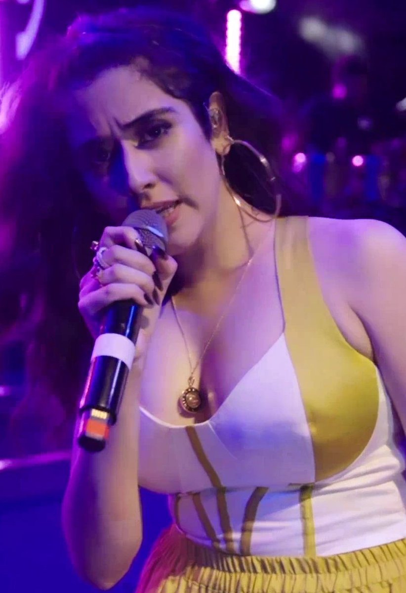 KollyCensor's tweet image. . Jonita gandhi