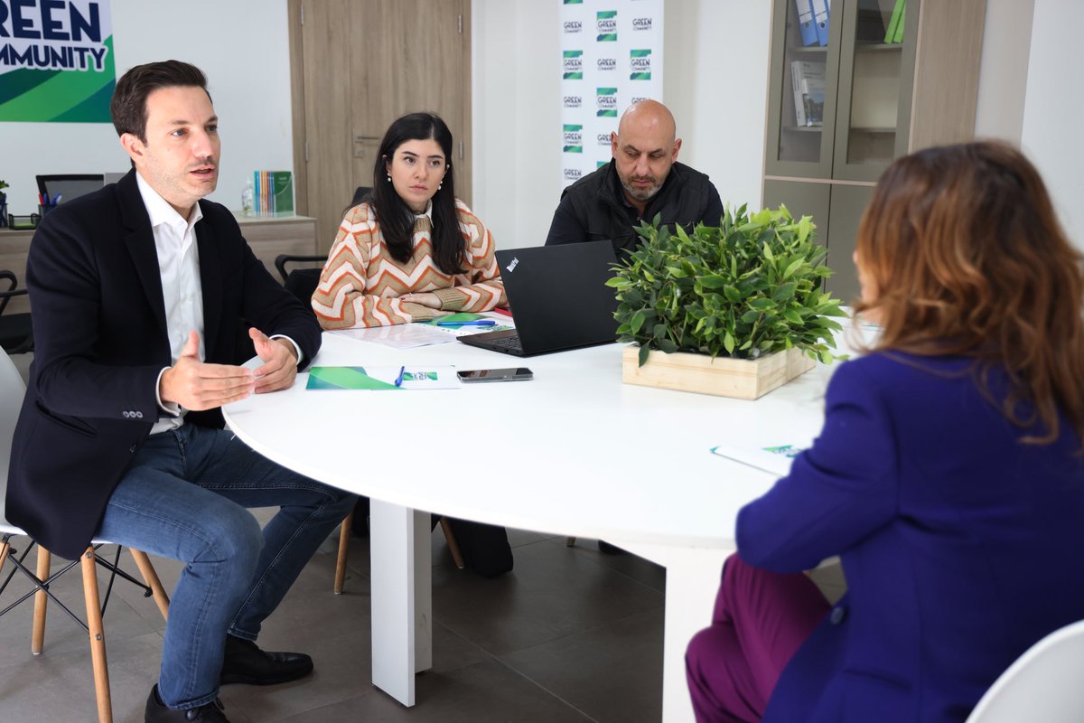 GCNGOLebanon's tweet photo. رغم كل التحديات، بعدنا مكملين وهدفنا ثابت: قضاء نضيف ونموذجي عبر إدارة  النفايات من خلال فرزها من المصدر وإعادة تدويرها.

إنطلاقاً من هون، وقّعنا اليوم اتفاق تعاون مع جمعية " yalla Return" لتبادل المعلومات والخبرات والعمل سوا لمستقبل أفضل للبنان 🇱🇧💚💙 #لبنان #دوّرها_بحقها https://t.co/nFjGMFhWl5