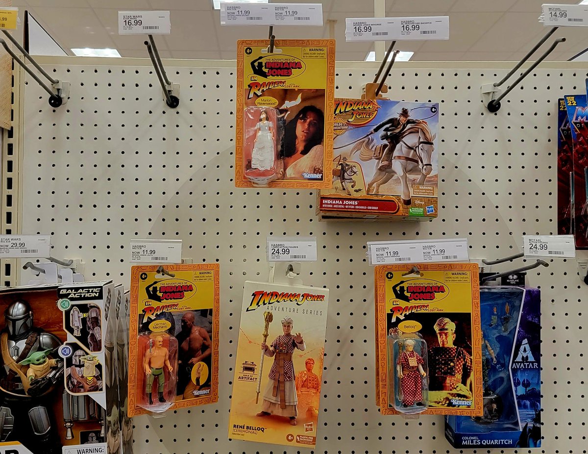 Dregz_Cat's tweet photo. New figures at Target today! #starwars #IndianaJones #starwarsTVC #ReturnoftheJedi #starwarsretro #starwarsblackseries https://t.co/L5jIz5kwI3