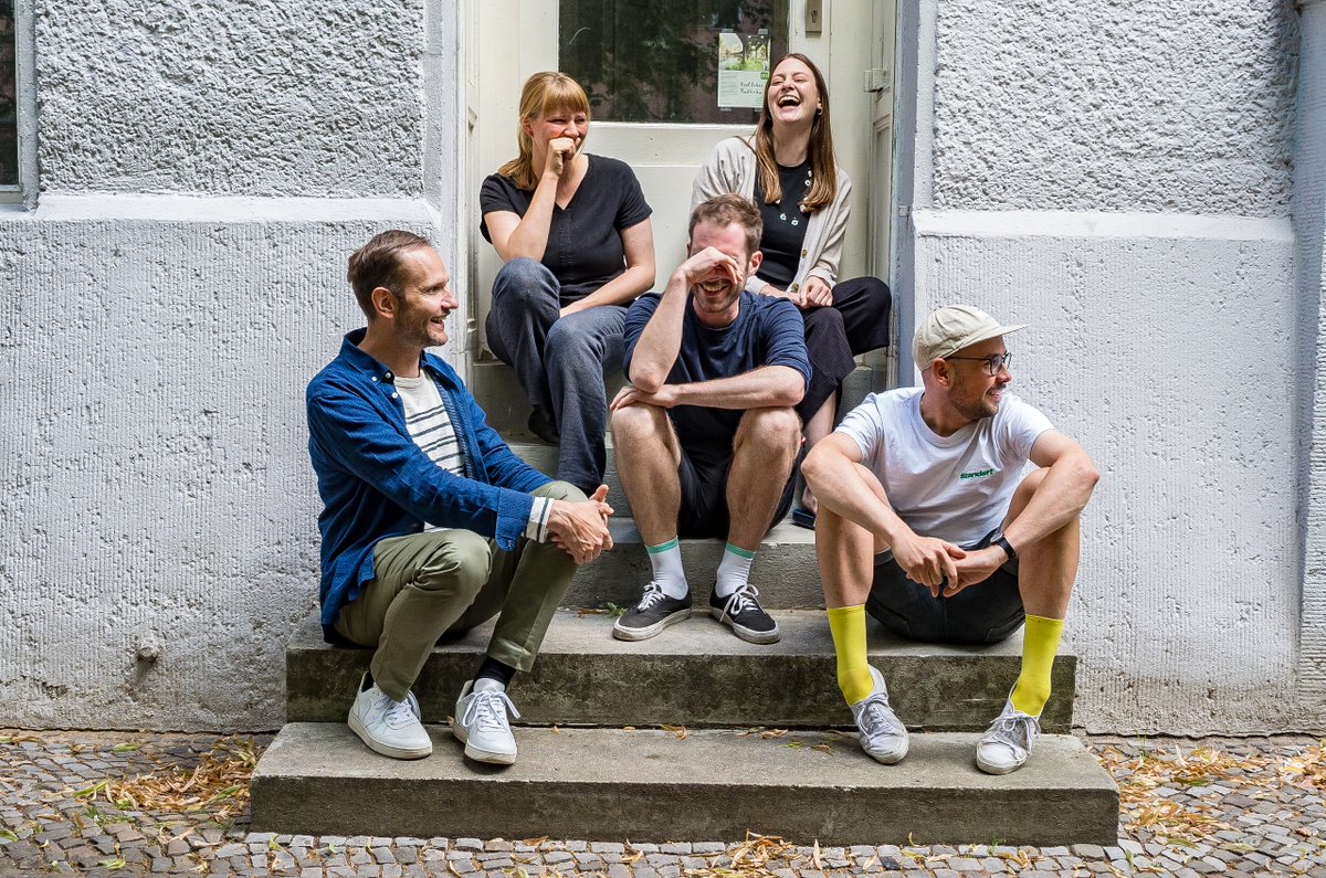 Hast du Lust für Reallabor Radbahn arbeiten?
Wr suchen eine:n Praktikant:in, die/der uns in den Arbeitsbereichen Kommunikation, Partizipation, Events und Projektmanagement (gern ab Mitte April) für mindestens drei Monate unterstützt.
radbahn.berlin/de/kontakt-tea…