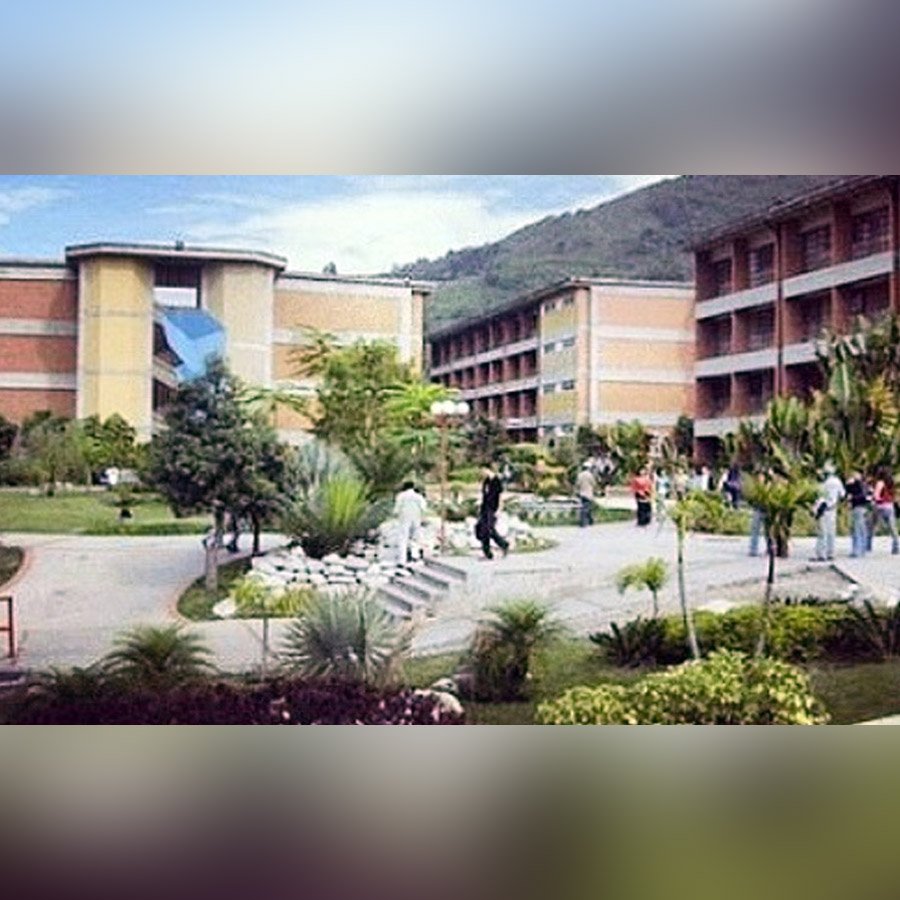 SoyDeMeridaVe's tweet photo. 2️⃣9️⃣ de Marzo (1785)
Fué fundada la Universidad de Los Andes 🎓
Se funda el Seminario San Buenaventura de Mérida. Institución de dió luz a la iluestre Universidad de Los Andes.
¡Felices #238ULA! https://t.co/xbdtc5OtXQ