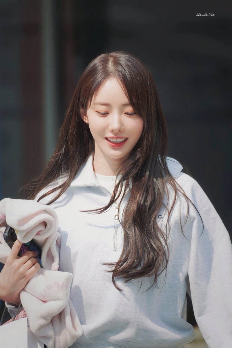 luda_note's tweet image. 230329 린자면옥 제작발표회 
#宇宙少女 #CosmicGirls 
#우주소녀 #WJSN 
#루다 #Luda 
배우 이루다 ♥♥♥