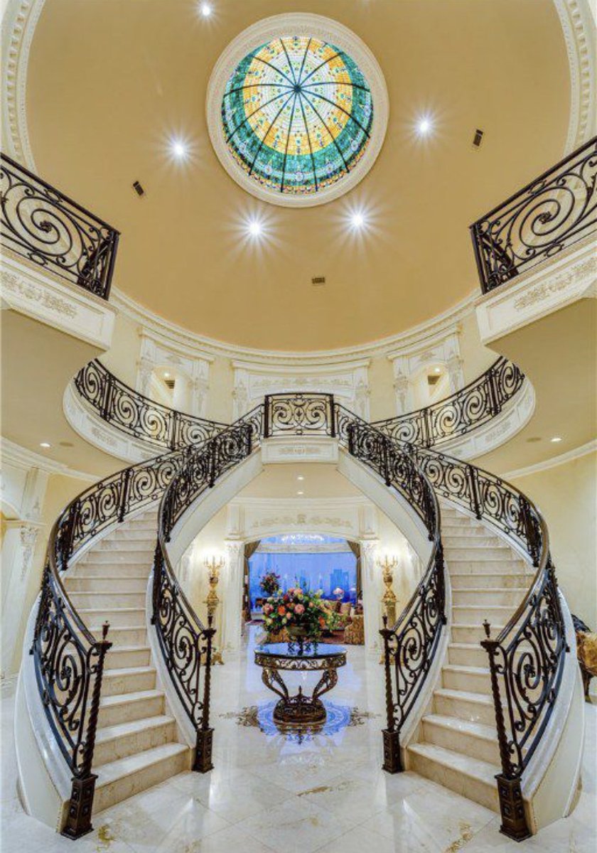 InsaneEstate's tweet photo. Fort Smith, Arkansas. 5 bedrooms and 9 bathrooms with 18,367 sqft. This estate with a indoor tree house is currently listed for $8,900,00. https://t.co/0dPcsSD66z