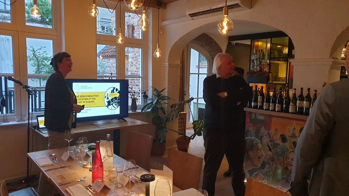 Sigasi's tweet photo. Last night, Sigasi was delighted to take part in an evening introducing the brand new #FlandersSemiconductors initiative to the @SiSax_en ecosystem!  

With support from @FlandersTrade, it was a great evening of networking and strengthening ties #FlandersAccelerates https://t.co/8EHQvBmX4j