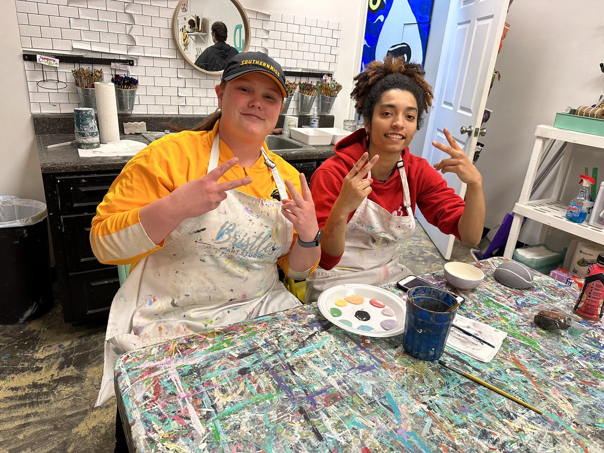 We had a great time yesterday at Bristles Art Studio!

#SMTTT