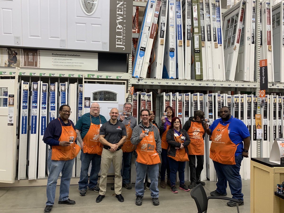 JyssicaLong's tweet photo. Tuft shed Tuesday.. getting back to the basics with learning how to put in a shed lead.. who knew it could be so easy! thanks again julian for coming out to do a quick training with our team!!  @JasonEidamTHD @RhondaFrisco @MeganTorresD305 @Stephan68335720 @DebevecM https://t.co/boiH3u5PWm