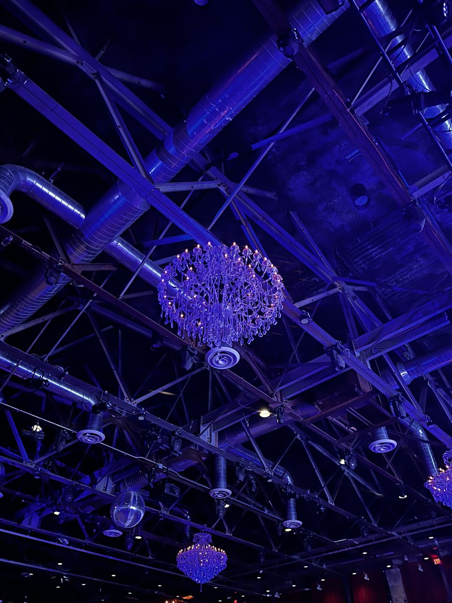 _AlexDCruz's tweet image. Venue lighting sheeesh