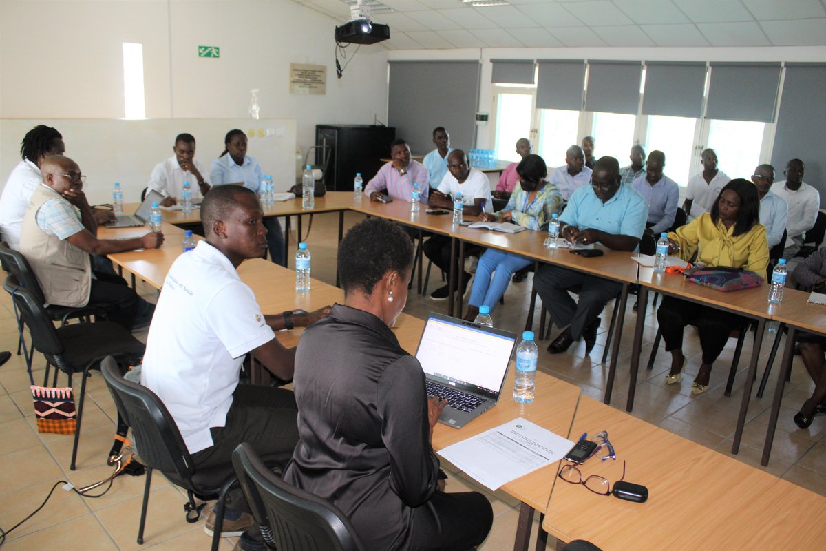 Manhica_CISM's tweet photo. Decorreu na sede do CISM (Manhiça), no dia 22/03 , um workshop envolvendo #Stakholders dos projectos #React e #Maltem ambos implementados no distrito de Magude.
Resultados de um dos estudos disponível aqui: https://t.co/POr7nwIdPY
#malaria #stakeholderengagement @ISGLOBALorg https://t.co/cJPsZGHt9M