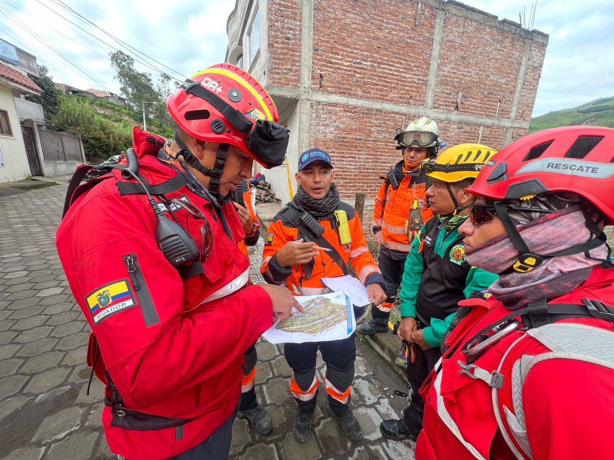 Bomberos Guayaquil tweet media