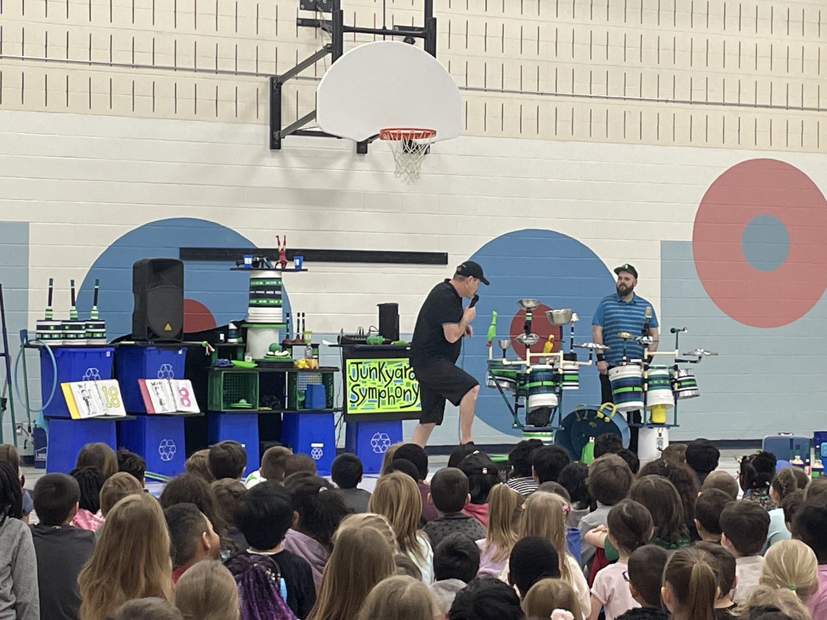 P2Moss's tweet photo. ⁦⁦@RedeemerOCSB⁩ with Junkyard Symphony https://t.co/rlgB5LWIWc