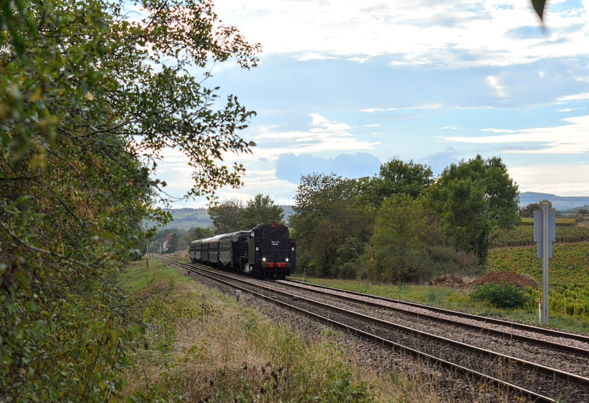 EnzOnTrack's tweet photo. Instant #trainspotting !
Avec la #140C-27 du Train à Vapeur des Cévennes qui franchit Remigny pour aller rejoindre la CC6549 de l'#APMFS en gare de Chagny avant d'aller à Miramas . https://t.co/zGuBx94hJn