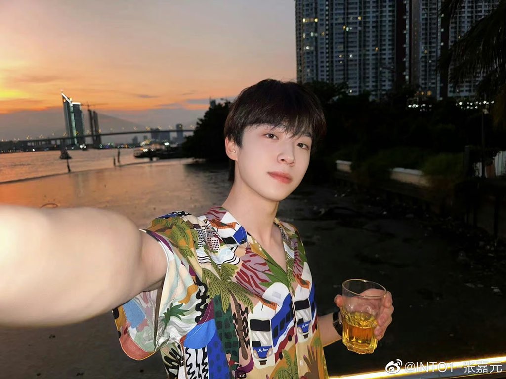 เจียหยวนเช็คอินคับบบบ 
 #WelcomeINTO1toThailand