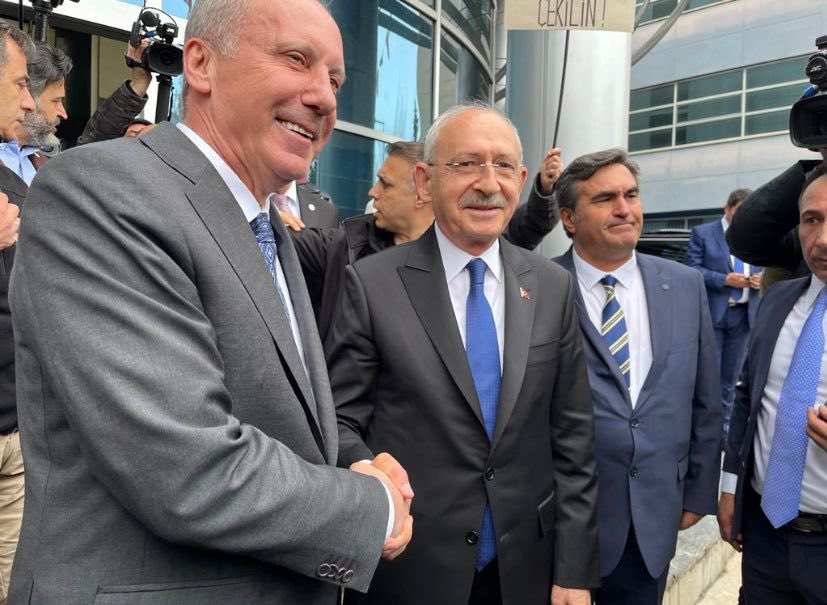 pusholder's tweet photo. Kemal Kılıçdaroğlu ve Muharrem İnce bir araya geldi. https://t.co/DOcN3t8ThY