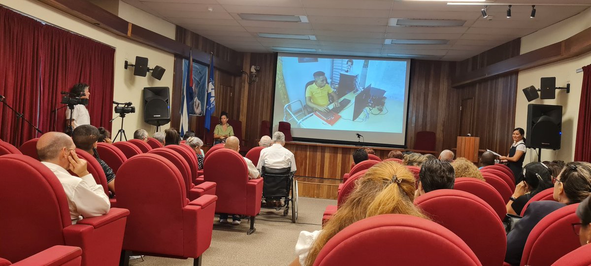 LazJimenezR's tweet image. AHORA‼️ intercambio en @ETECSA_Cuba con miembros de la #ANCI, #ACLIFIM y #ANSOC, sobre Accesibilidad en las TICs para personas en situación de discapacidad. 
👉Diseño accesible
👉Disponibilidad 
👉Asequibilidad
Identificamos areas de mejora y proyectos de trabajo conjunto🤝