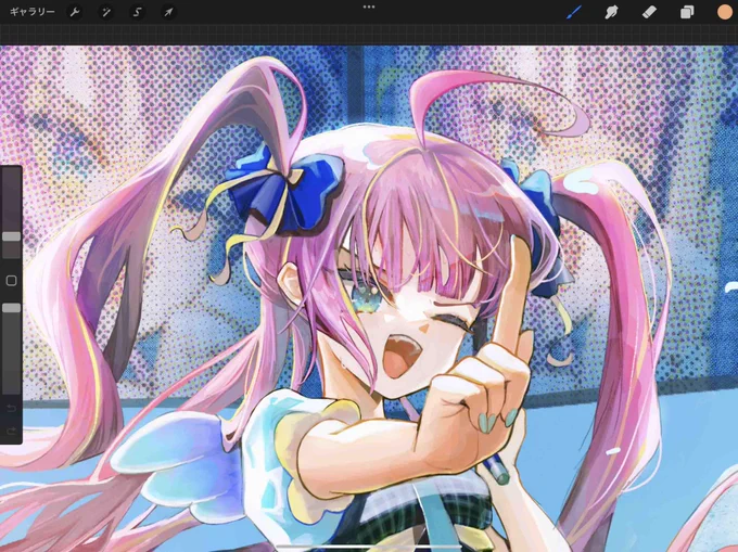 描き途中の絵がたくさんある 