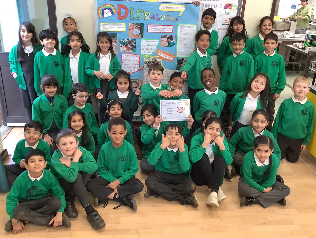 Woodland_Grange's tweet photo. The lower key stage 2 winners of the Woodland Grange Science fair. Well done 3EH!🏆 https://t.co/exB6En9hIn