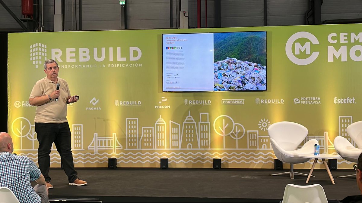 rebuildexpo's tweet photo. @Revestech nos presenta su sistema de impermeabilización #ECODRY con láminas sostenibles, en el #CementosMolins Theatre de #REBUILD2023 https://t.co/7yUxFHqrce