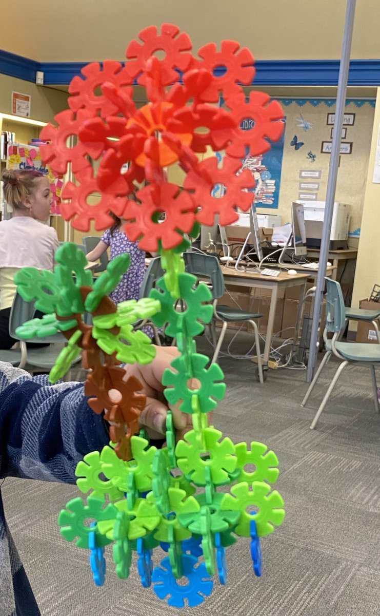 Kindies challenged to build something related to spring! ⁦<a href="/clarksdalehdsb/">@clarksdaleHDSB</a>⁩