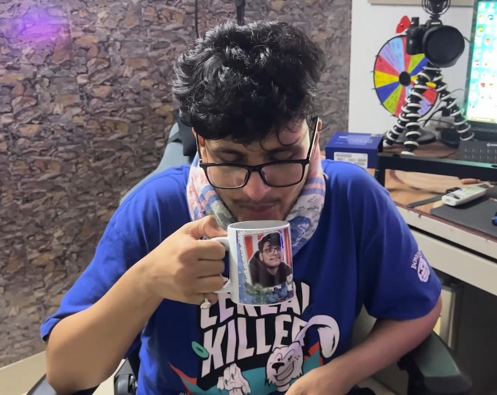 OopsNitin's tweet photo. Finally... I saw Nischay Bhaiya with the Milk Mug I gifted him..!! 😍❤️

TBH, I waited a long time to see this..!! 🥺✨️

I hope you loved the present @TriggeredInsaan bhaiyaan..!! ❤️❤️ https://t.co/DSSHb9ZuKs
