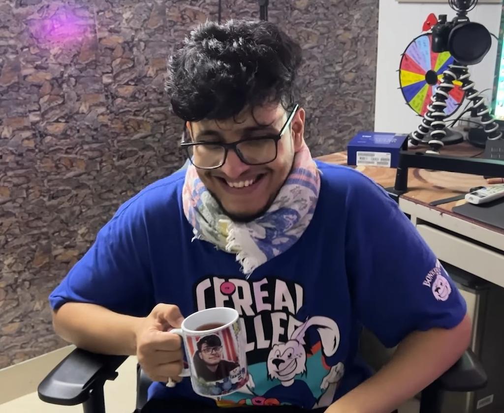OopsNitin's tweet photo. Finally... I saw Nischay Bhaiya with the Milk Mug I gifted him..!! 😍❤️

TBH, I waited a long time to see this..!! 🥺✨️

I hope you loved the present @TriggeredInsaan bhaiyaan..!! ❤️❤️ https://t.co/DSSHb9ZuKs