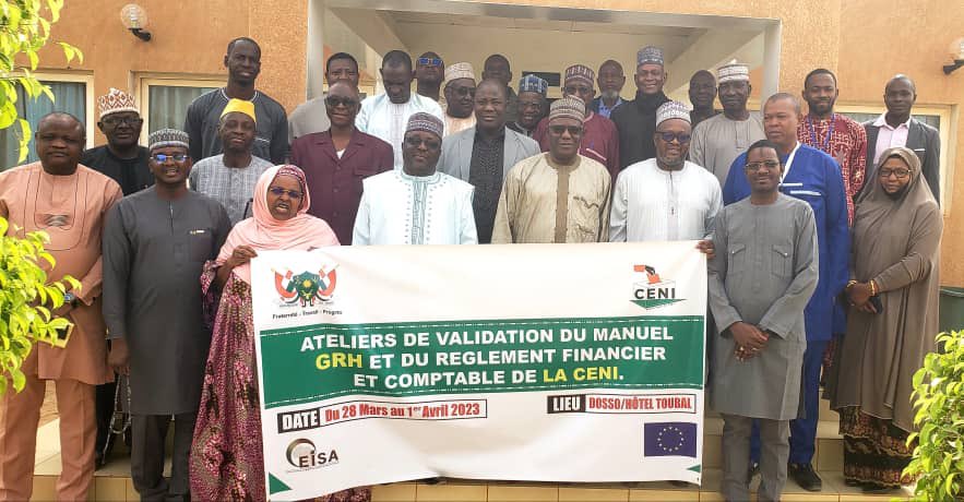 NigerEisa's tweet photo. Cérémonie d’ouverture des ateliers de validation du manuel de GRH et du règlement financier de la CENI en présence de Me Issaka Souna, p/CENI, du SG du gouvernorat et du DR EISA ce mardi 28 mars 2023 à Dosso
#CENI #Dosso #UE #HCME #GRH #Finances https://t.co/V2caWe2NJ5