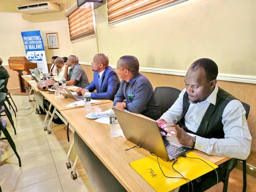 misamalawi's tweet photo. Schedule of licencing framework & the Communications Act will be reviewed. You should take advantage of the review & actively participate in the process~ Kelious Mlenga, @MACRAMALAWI Deputy Director of Legal-Consumer Affairs @ #BroadcastingConference
@MISARegional
@dw_akademie https://t.co/6wiXHVnjXP