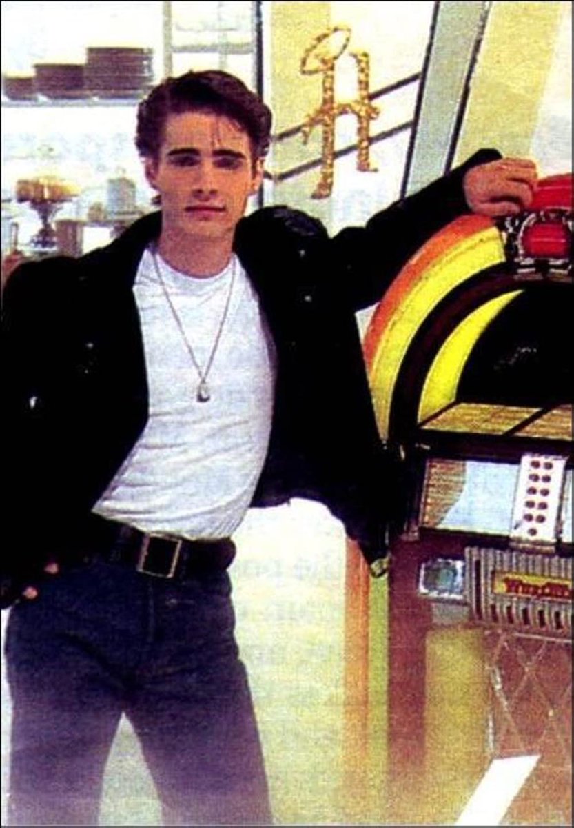 SvenTystnad's tweet photo. TEEN ANGEL: Jason Priestley stars as a 1950s teenage guardian angel named Buzz Gunderson who was killed in a car wreck in 1959. Buzz was given various assignments and tasks he was to complete in order to get into heaven. #BusyGuy https://t.co/mbMmxxDQvD