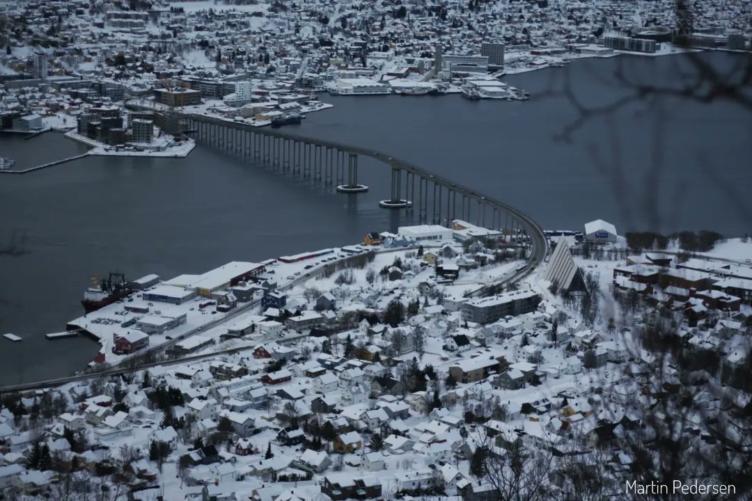MartinP140387's tweet photo. Snowy Tromsø 
#Tromso #wintertime #WinterWonderland #snow https://t.co/TavOu93FyM
