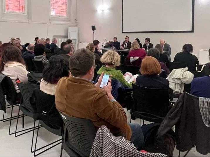 danifre1's tweet photo. Ieri grazie a @pandorarivista in @comunebologna un bel dibattito sul ruolo dell' #economiasociale per un nuovo paradigma di sviluppo  con @matteolepore, @EmmaPetitti, @AndreaMa55ari, Stefano #Zamagni, @marcomarcatili, Simone Fabbri e Daniele Ravaglia. https://t.co/Mq2IGQBsIN
