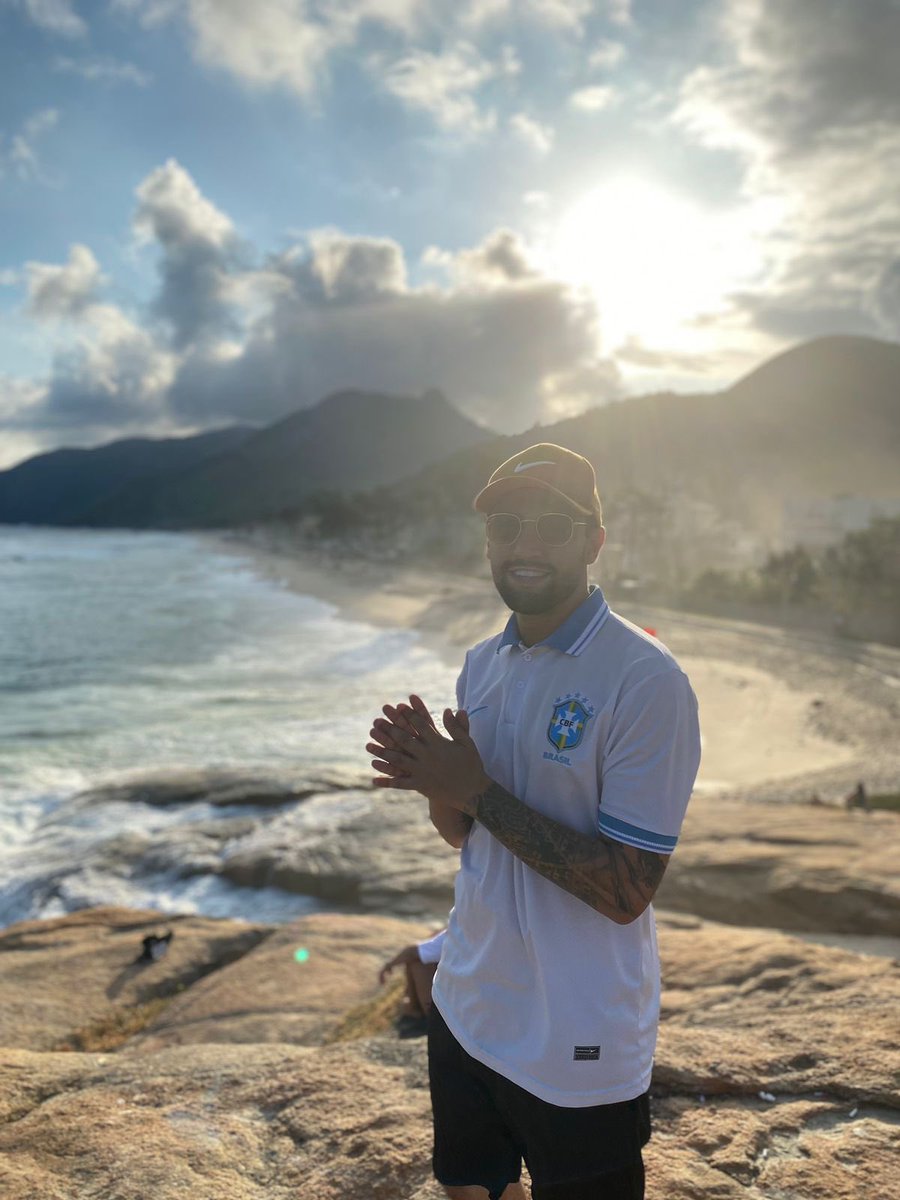 teteuoficial's tweet photo. Gratidão RIO DE JANEIRO 🙏 https://t.co/CtS48vYk2J