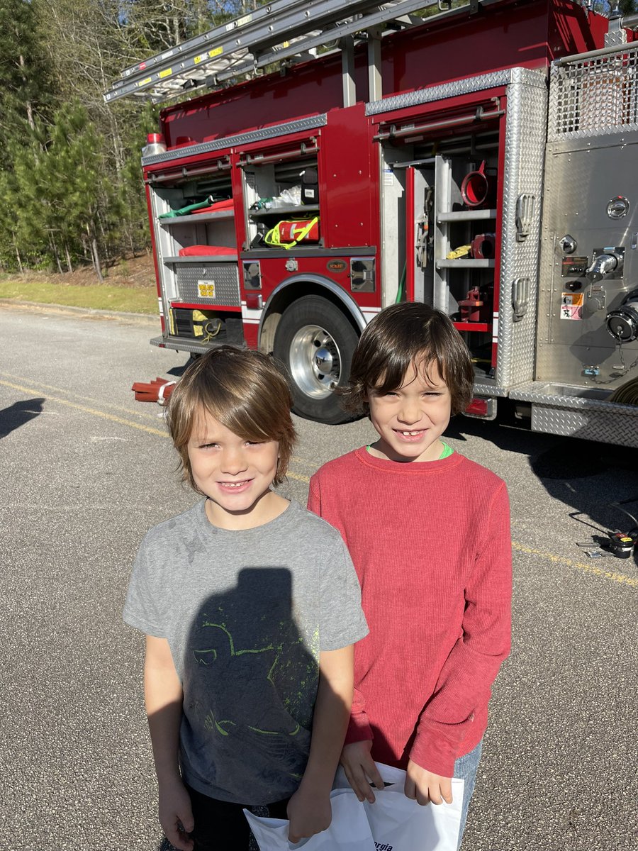 DrakeGes's tweet photo. @Glanton_Gators are celebrating Career Day today!  We are grateful!  @GES_ErinHicks https://t.co/jwD1hDnKL2