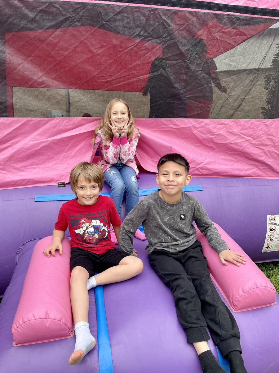 PLewandowskiLMS's tweet photo. Happening now: @NavarroLISD 3rd 9 Weeks AR Bounce and Pop parties! #navproud of our students who met and surpassed their AR goals! 🤩📚 #lovemylisd #lockhartreading https://t.co/r4mE0ooPdS