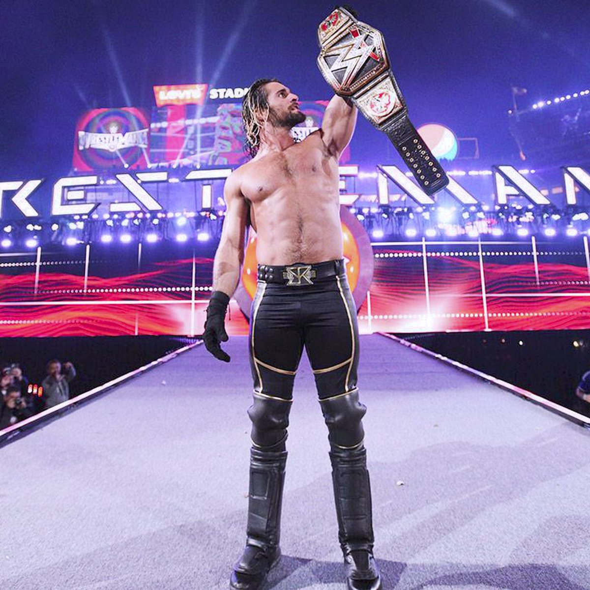 3/29/2015

Seth Rollins cashed in his Money in the Bank Briefcase to defeat Roman Reigns and Brock Lesnar to become the new WWE World Heavyweight Championship at Wrestlemania 31 from Levi's Stadium in Santa Clara, California.

#WWE #WrestleMania31 #TripleThreatMatch