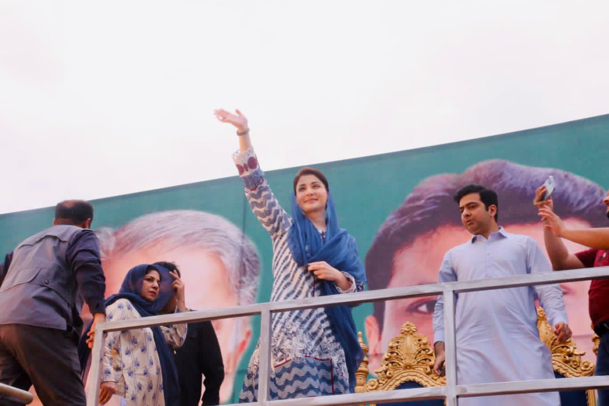 ZeshanMalick's tweet photo. ابھی تو ہمارے قائد نواز شریف نے پاکستان آنا ہے ۔۔ https://t.co/mSmMnvn1Ok