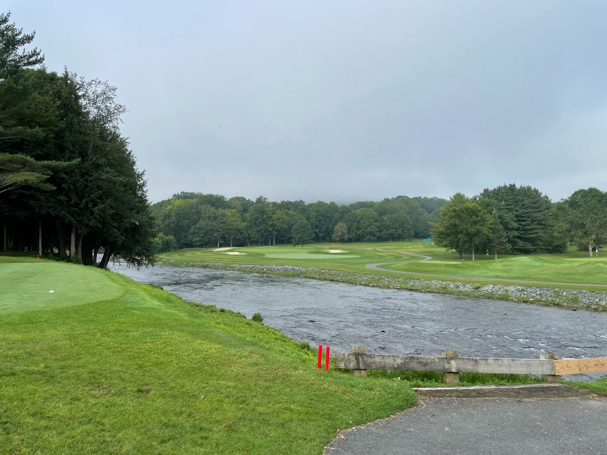 FXFlinn's tweet photo. @NationGolfing @WesternGailes Gotta plug the 8th on the Highland Course @TheQuecheeClub; 240 from Black tee, 220 from Blue tee, 180 from White tee (foreground); on green side of river Green tee 105, Gold tee 95. Prevailing wind right to left. https://t.co/b55dA66GyI