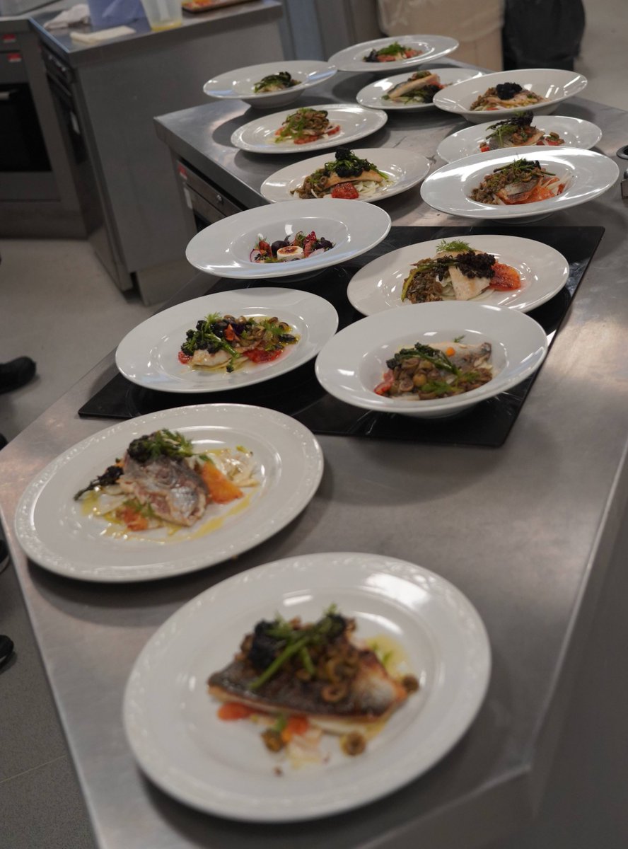 TasteSTC's tweet photo. Today our Level 2 Hospitality &amp; Catering students were treated to a masterclass by Executive Chef at Marriot Hotels, Franky Fernandes. Franky taught them how to fillet a fish and prepare the garnish and sauces to accompany the fish. #marriothotels #masterclass #frankyfernandes https://t.co/y4fqQXDum1
