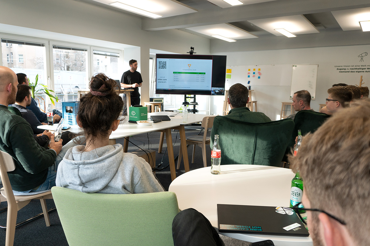 Immer auf dem neuesten Stand mit unserem Team Update! 💡Dieses Mal besonders spannend: die Vorstellung unserer DriverSchool 2.0. Mit unserem neuen E-Learning-Tool kann Onboarding, Ausbildung und Nachschulung für unsere Fahrer:innen noch flexibler und effizienter gestaltet werden.
