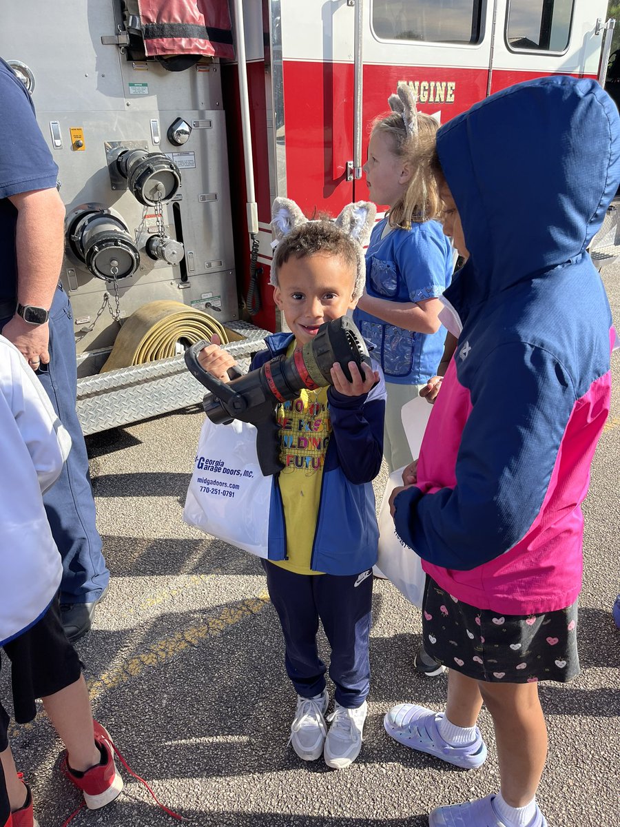 DrakeGes's tweet photo. @Glanton_Gators celebrated Career Day today https://t.co/QQ9exDrrLq