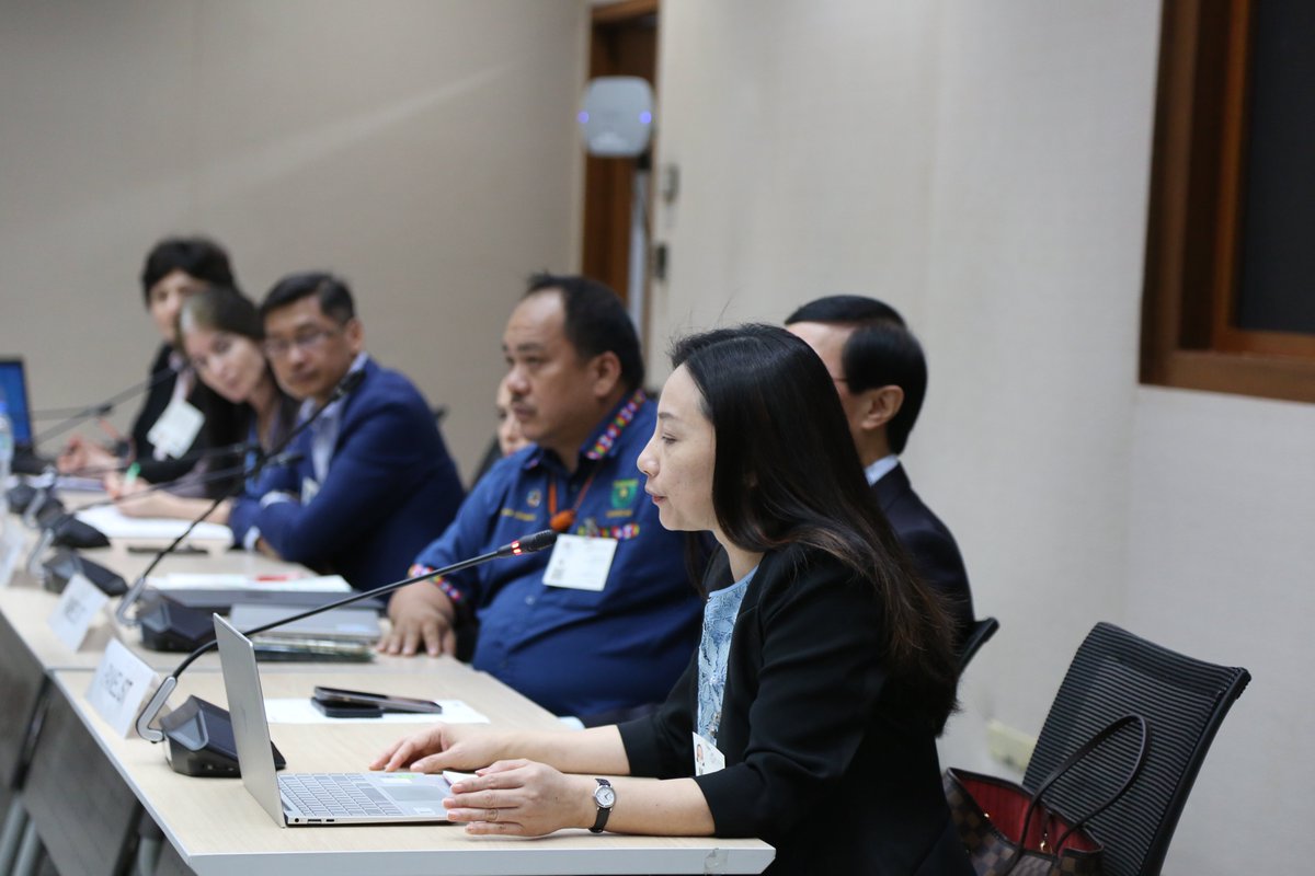 UNESCAP's tweet photo. 🔋Steps to ensure a #CleanEnergy transition:
🌍Join the Global #MethanePledge
🔌Promote access to affordable energy for all
🍳Close the clean #CookingGap
🌬️Lower carbon intensity in high-emitting sectors
- these are the key recommendations from the #APFSD #SDG7 discussion. https://t.co/HEVDZnEJar