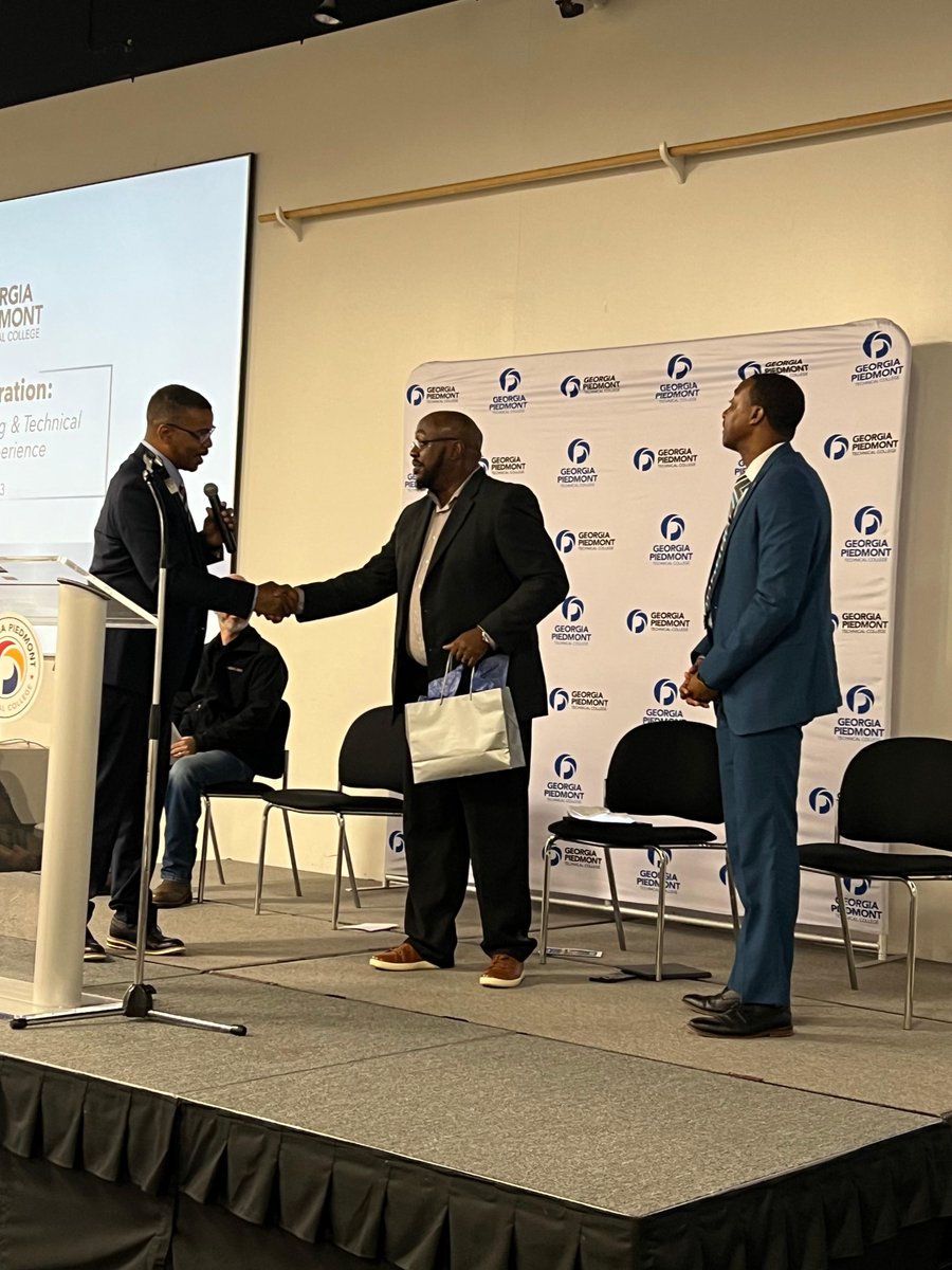 GoGPTC's tweet image. Tech-Xploration in Newton. 🤗Thanks to our sponsors, employers, keynote speaker and -most importantly- our students! Remember, “Make good choices!”

#GoGPTC