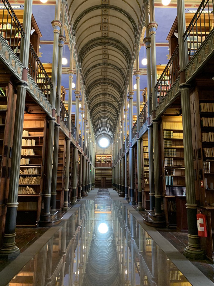 The perfect location for shouting out our #passion 💚📣

Such a special and beautiful library corridor to share it with our colleagues📣📚

This was the final exercise of todays very successful #performance #workshop with <a href="/nastjaarcel/">nastja arcel</a> 👌
<a href="/GrundforskFond/">Danmarks Grundforskningsfond</a> <a href="/koebenhavns_uni/">Københavns Uni</a>