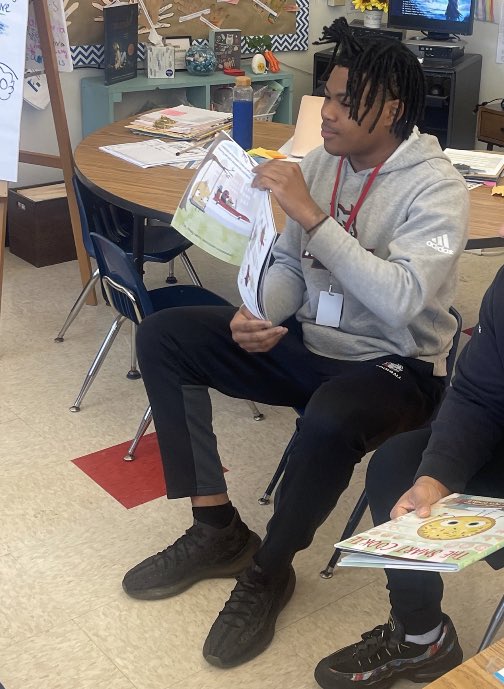 AMCAT_Football's tweet photo. Our guys had a great morning reading and talking to students at Paxton Center School! 📚

Thank you for having us ❤️ https://t.co/lUIbuG1oxe