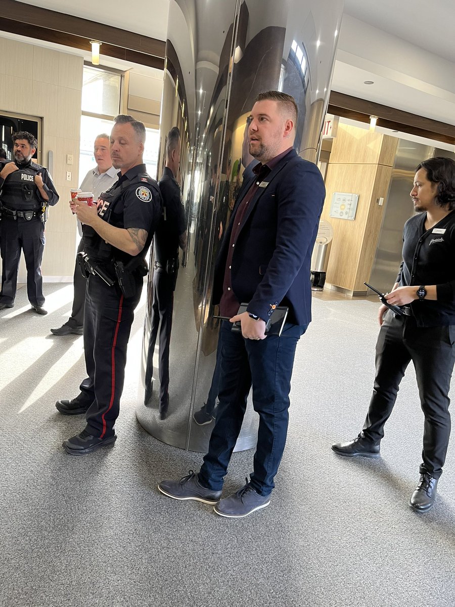 Lockdown training with our partners @yorkdalestyle . Yorkdale Mall is one of the safest malls to shop at in North America. @tps_cpeu @tpaca1 @torontopolice