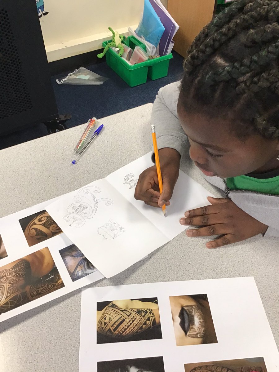 AOrchardpa's tweet photo. Today on Cultural Diversity Day, 4 Ash learnt about the Māori people from New Zealand. We learnt all about ‘Ta moko’, the traditional way of tattooing and rehearsed the ‘Haka’, a Māori ceremonial dance. #unityday #Maori #Haka #Tamoko @OrchardPrimaryA @TeamPastoral https://t.co/k5xx4HdcSK