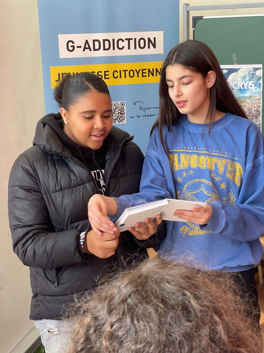 EstLGADDICTION's tweet photo. 💬 Escape game #harcelement et #CyberHarcelement au Lycée Périer à #Marseille !
📚 En présence du Vice-Président de @MaRégionSud, @LudovicPerney, les élèves de son ancien lycée se mobilisent pour le bien-être de chacun au sein de l'établissement ! https://t.co/sNIWqWoZue
