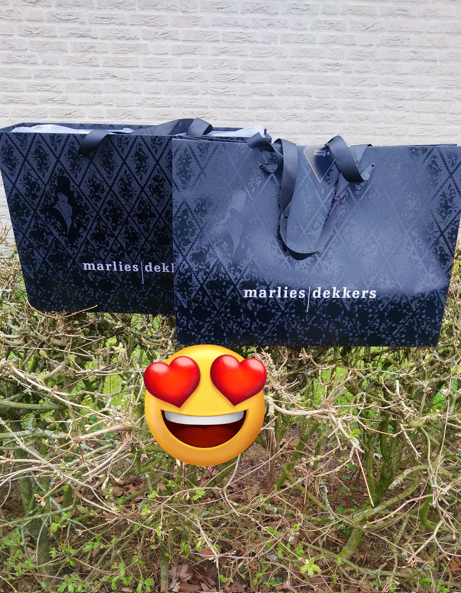 Laurina5012's tweet photo. Natuurlijk was ik bij de MarliesDekkers store, ik ben weer helemaal #happy met mijn nieuwe #lingeriesetjes ♥️ de #lingerie #collectie van #designer @marliesdekkers is altijd #leuke #kleuren #mooie #details #duurzame #kwaliteit #perfecte #pasvorm 😘 https://t.co/FTXxQgivbL