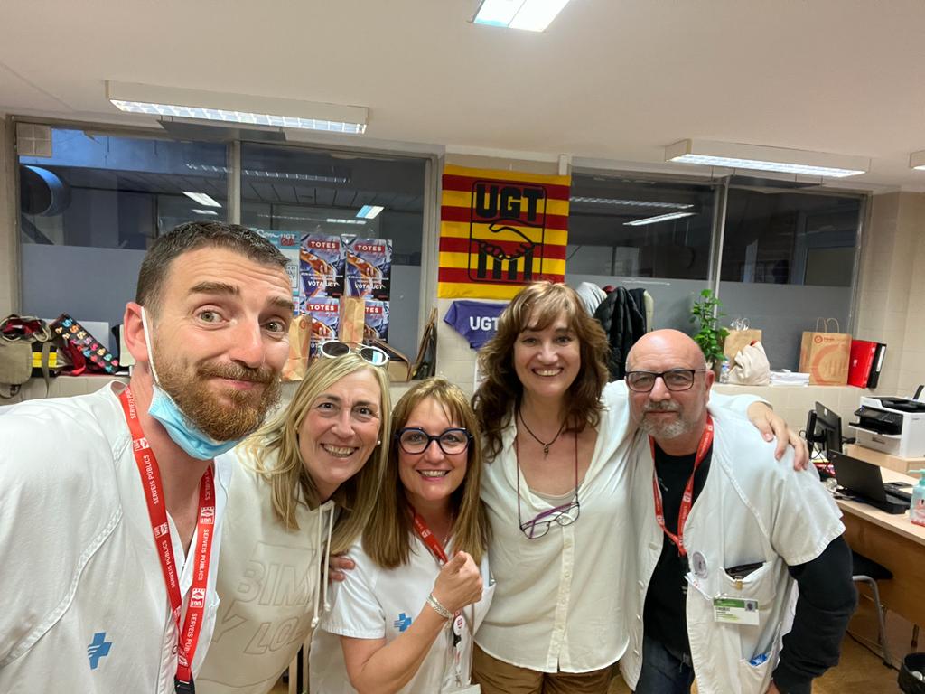 ugt_sp_cat's tweet photo. 🔴 Avui, dia d'eleccions sindicals a Hospital de Bellvitge, Vall Hebron i Can Ruti amb nostre Secretari General @camilros de la @ugtcatalunya Força companyes i companys ‼️#SomEssencials #perTotes #perTots @UGT_SP @_efermar @jlfernandez2013 @PilarGonugt @Masa72172 https://t.co/dWnGrgsLtx