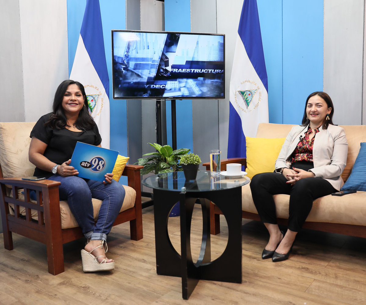 MarenaNicaragua's tweet image. La Cra. Heyddy Calderón, Ministra del #MARENA, brindó toda la información relacionada al Mapa Interactivo de nuestros Patrimonios Naturales, durante entrevista realizada por la Cra. Karen Erazo, Presentadora del programa Desde el Parlamento.
#MapaInteractivo
#AmorAlaMadreTierra