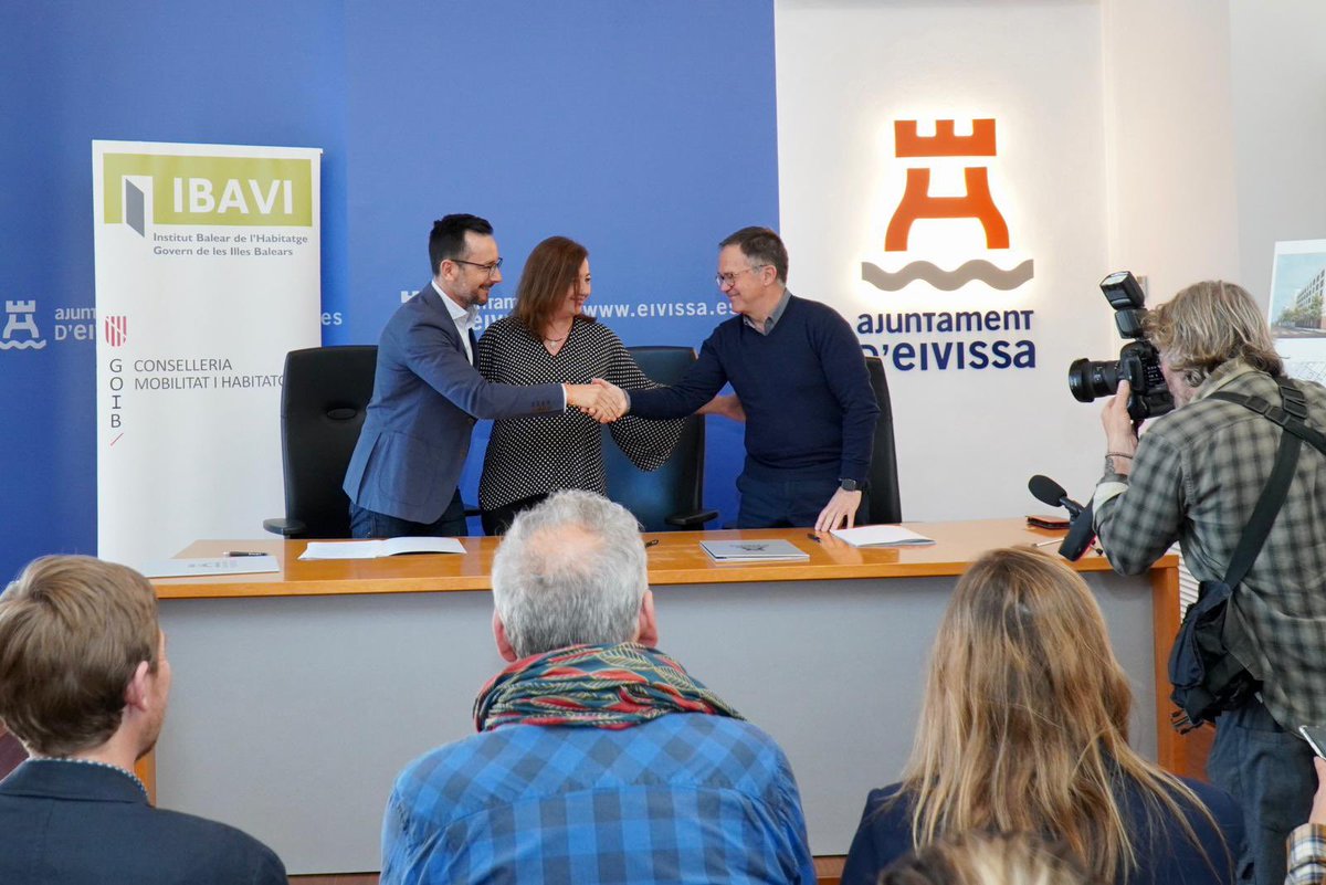 Conselleria d'Habitatge, Territori i Mobilitat (@mobihab_goib) on Twitter photo 🏡 L' <a href="/ajeivissa/">Ajuntament d'Eivissa</a> ens cedeix un solar on hi construirem 60 HPP destinades a lloguer social
✅ La nostra previsió és començar la licitació el mes d'abril i poder començar les obres en els pròxims mesos
🔝 A Eivissa hem incrementat un 295% el parc públic d'habitatge 🏡 L' <a href="/ajeivissa/">Ajuntament d'Eivissa</a> ens cedeix un solar on hi construirem 60 HPP destinades a lloguer social
✅ La nostra previsió és començar la licitació el mes d'abril i poder començar les obres en els pròxims mesos
🔝 A Eivissa hem incrementat un 295% el parc públic d'habitatge