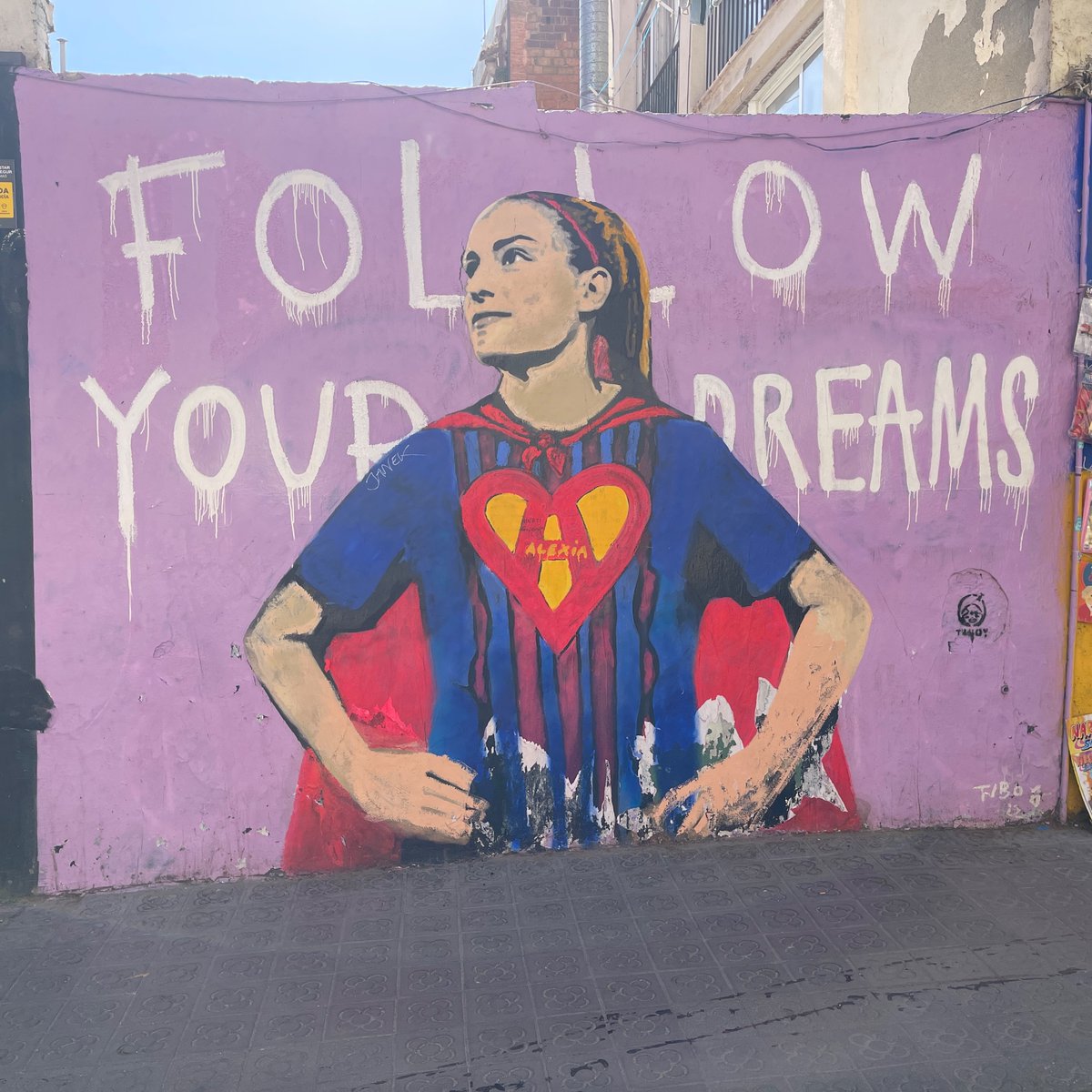 Came across this mural of Alexia Putellas for the first time today. Kinda fitting ahead of tonight’s Women’s Champions League knockout match at the Camp Nou.